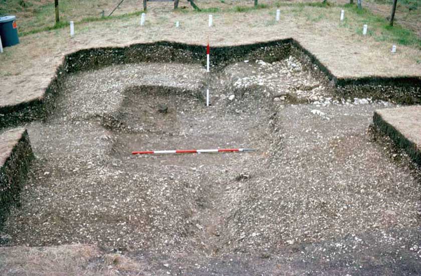  GRUBENHAUS excavated over two seasons 1976/7. A trial trench on the northern boundary of the medieval village   initially indentified the sunken feature which was fully excavated the following season.  It has been dated to the 8th century. Finds included high-class Tating ware, a bone comb, spindle whorls and a silver   sceatta (AD737-758).