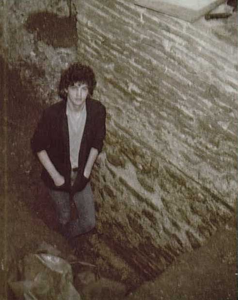 Richard Kerr Miles Lane 1980 in foundation trench of roman building from Louise 491px 27sep2020