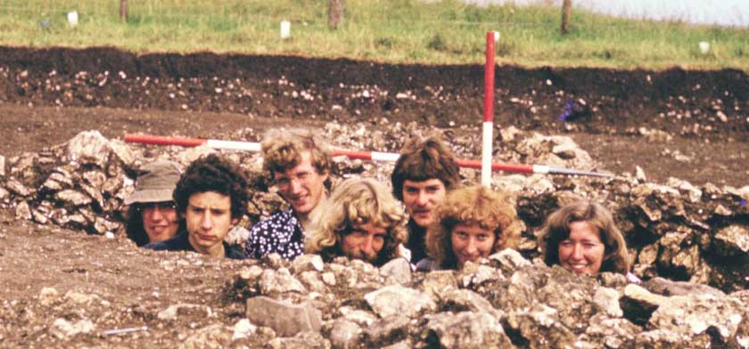 1978: Team posing in the grain drying pit. Steve PARRY;  Warwick Burton Gustav Milne Me Phillipa Voyiages nee Sanderson
